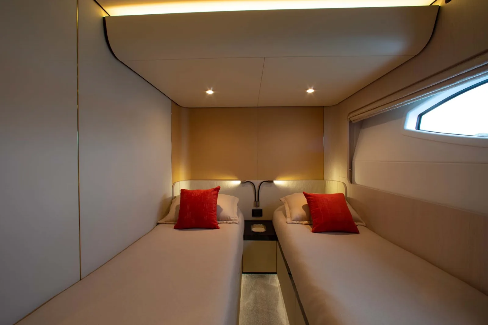 IMAGINE - photo 22 yacht charter Cannes