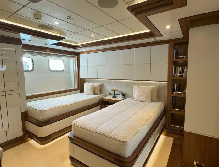 IMMERSIVE - photo 6, IMMERSIVE yacht charter