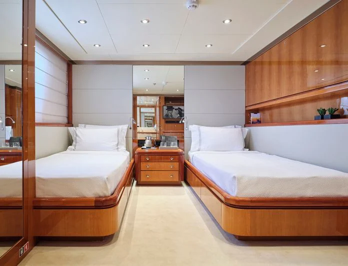 INVADER - photo 5, INVADER yacht charter