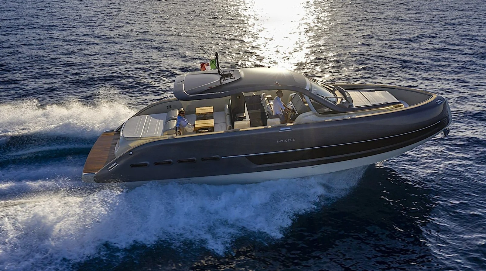 Invictus TT460 - photo 6 yacht charter Cannes