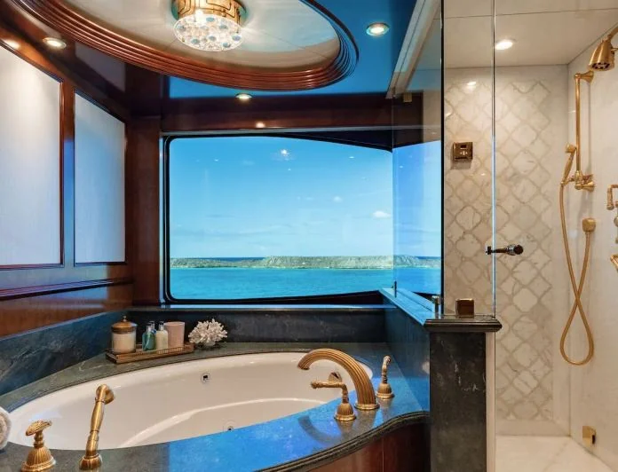 IRON BLONDE - photo 6, IRON BLONDE yacht charter