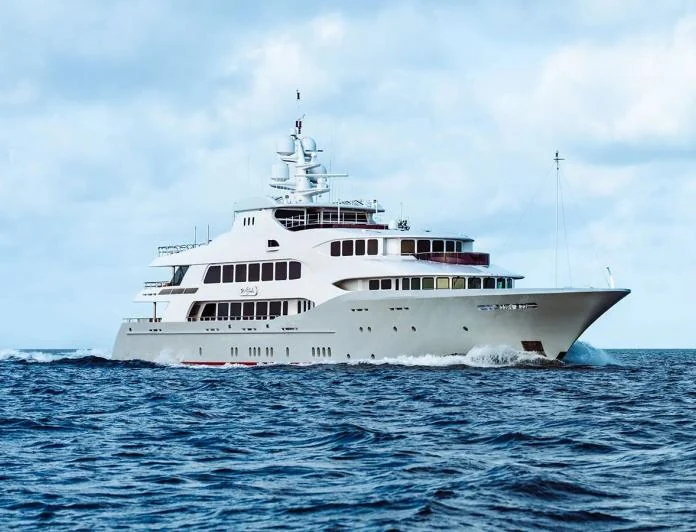 IRON BLONDE - photo 20, IRON BLONDE yacht charter
