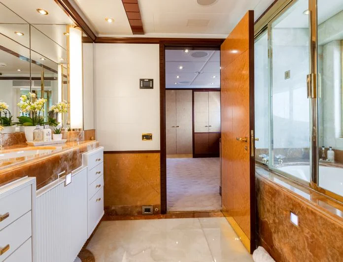 JAGUAR II - photo 9, JAGUAR II yacht charter