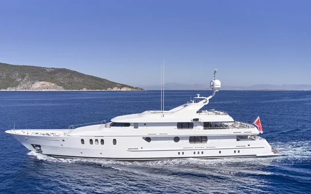 JAZ - superyacht for week charter