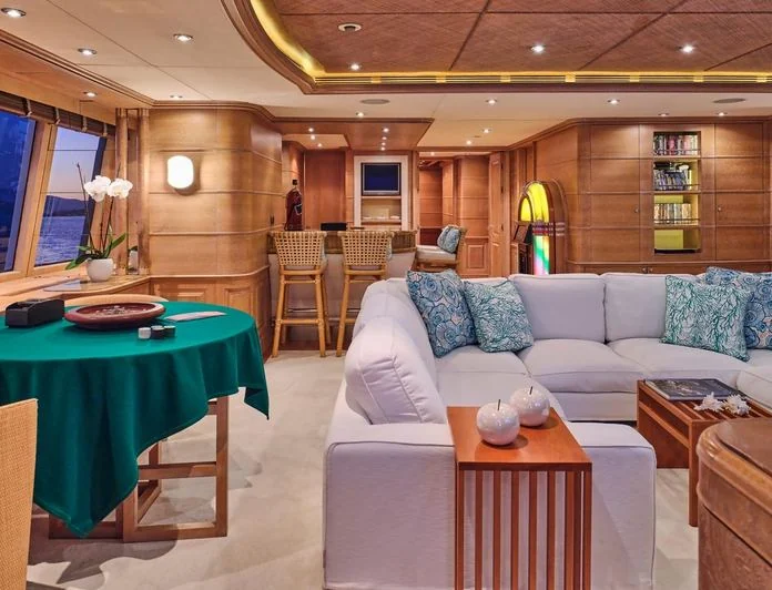 JO I - photo 6, JO I yacht charter