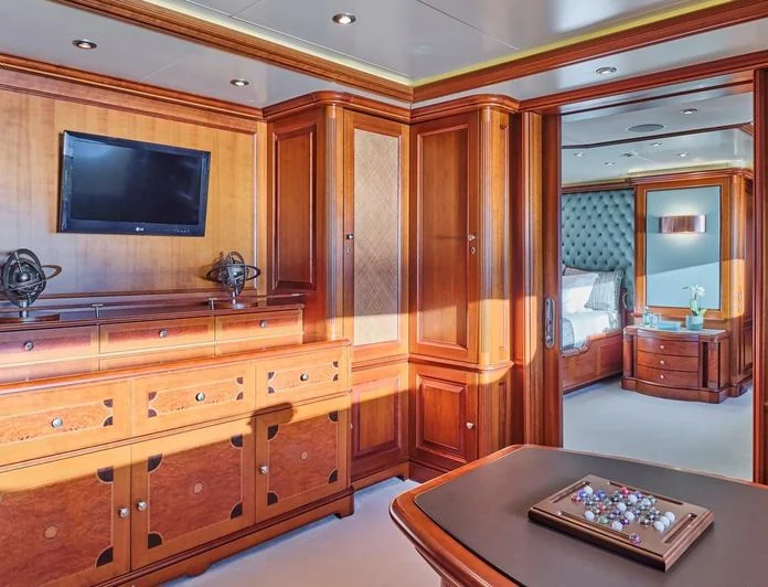JO I - photo 8, JO I yacht charter