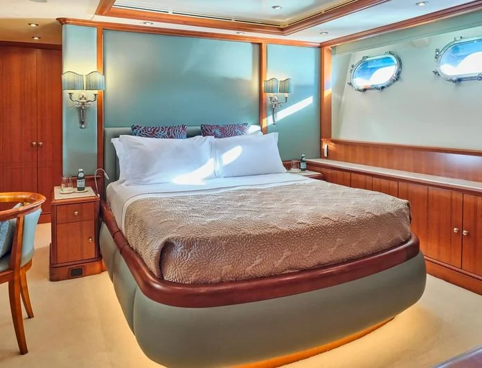 JO I - photo 12, JO I yacht charter