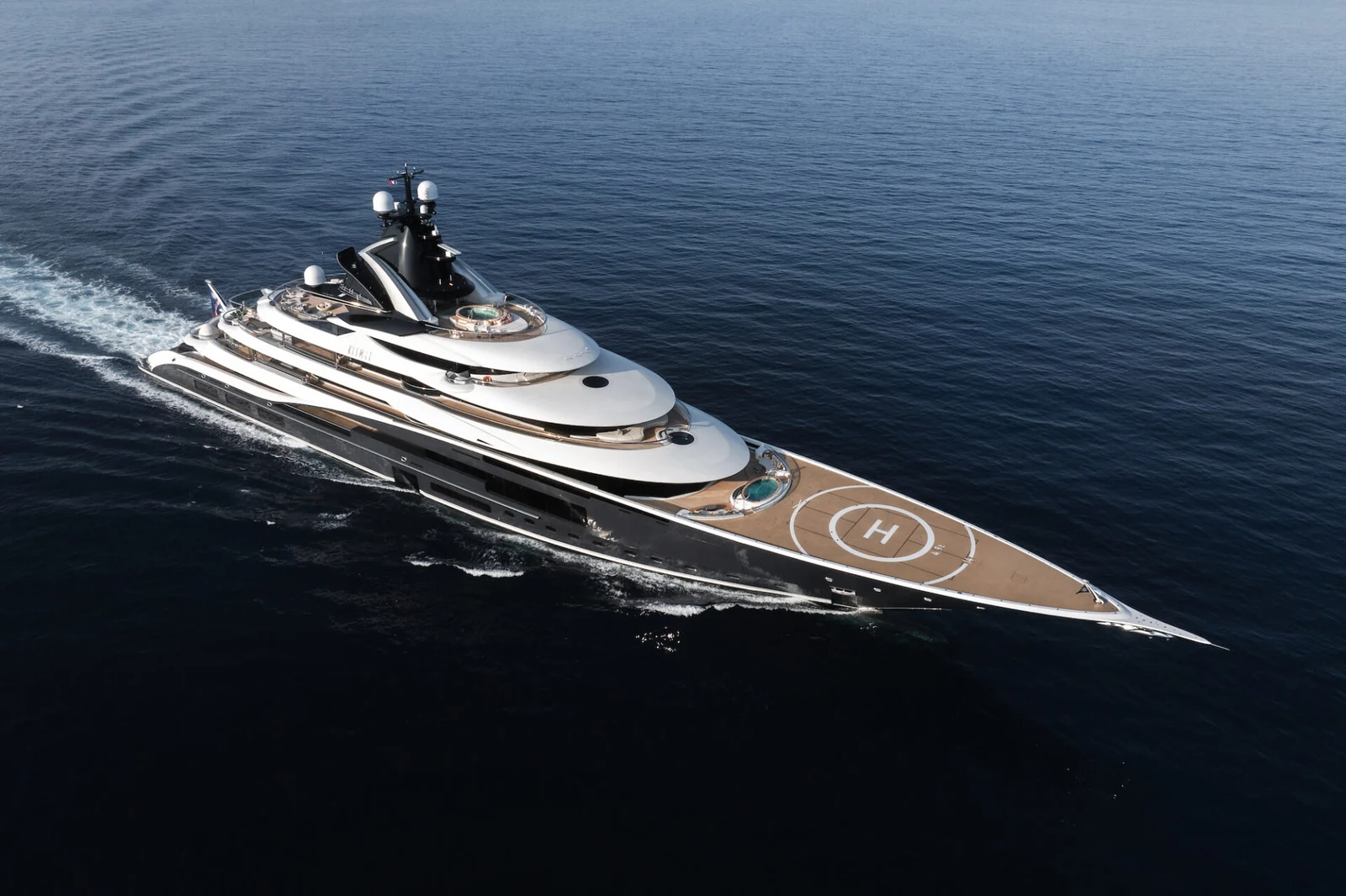 Kismet - photo 1 yacht charter Cannes