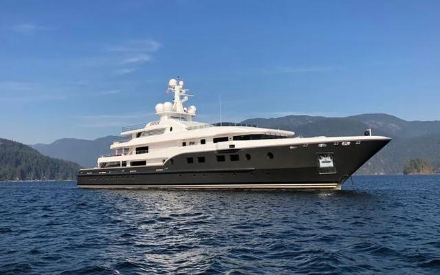 KOGO - superyacht for week charter