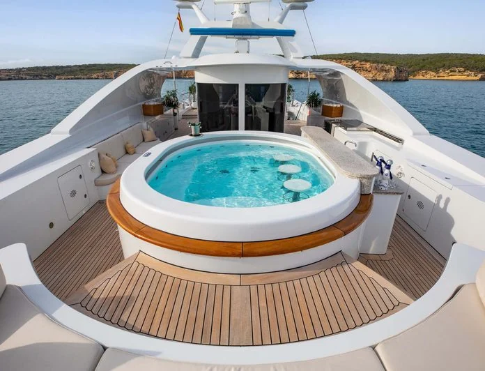 LA BLANCA - photo 11, LA BLANCA yacht charter