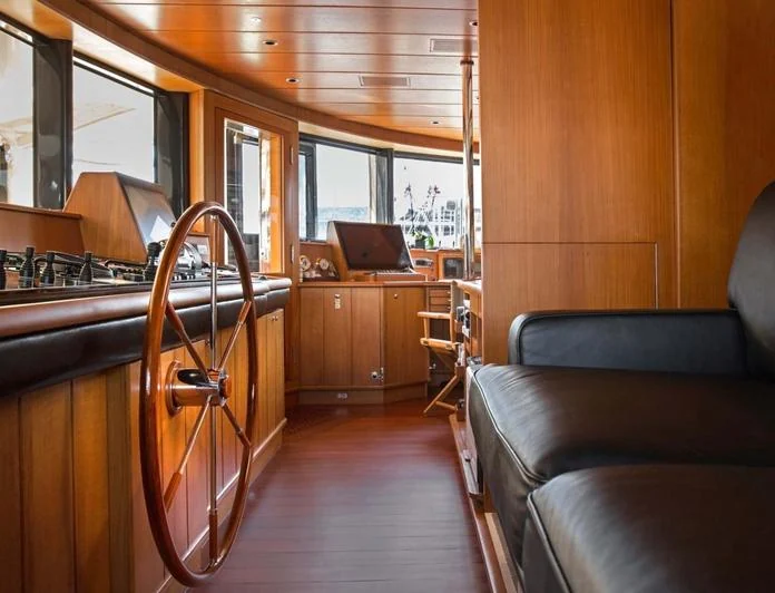 LA LUNA - photo 4, LA LUNA yacht charter