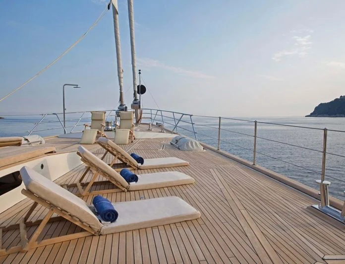 LA LUNA - photo 10, LA LUNA yacht charter
