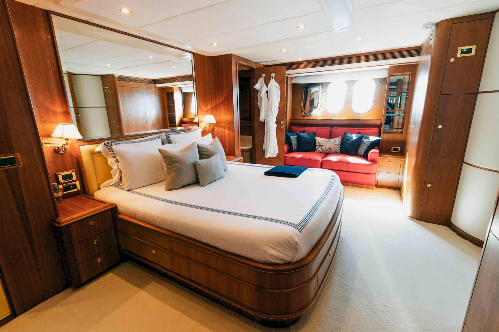 Lady Amanda - photo 7 yacht charter Cannes