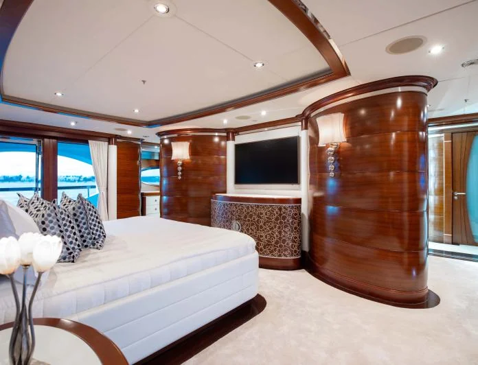 LADY B - photo 5, LADY B yacht charter