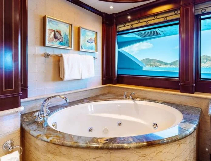 LADY BETH - photo 8, LADY BETH yacht charter