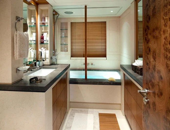 LADY BRITT - photo 6, LADY BRITT yacht charter