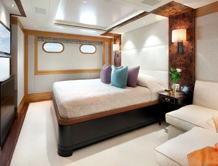 LADY BRITT - photo 7, LADY BRITT yacht charter