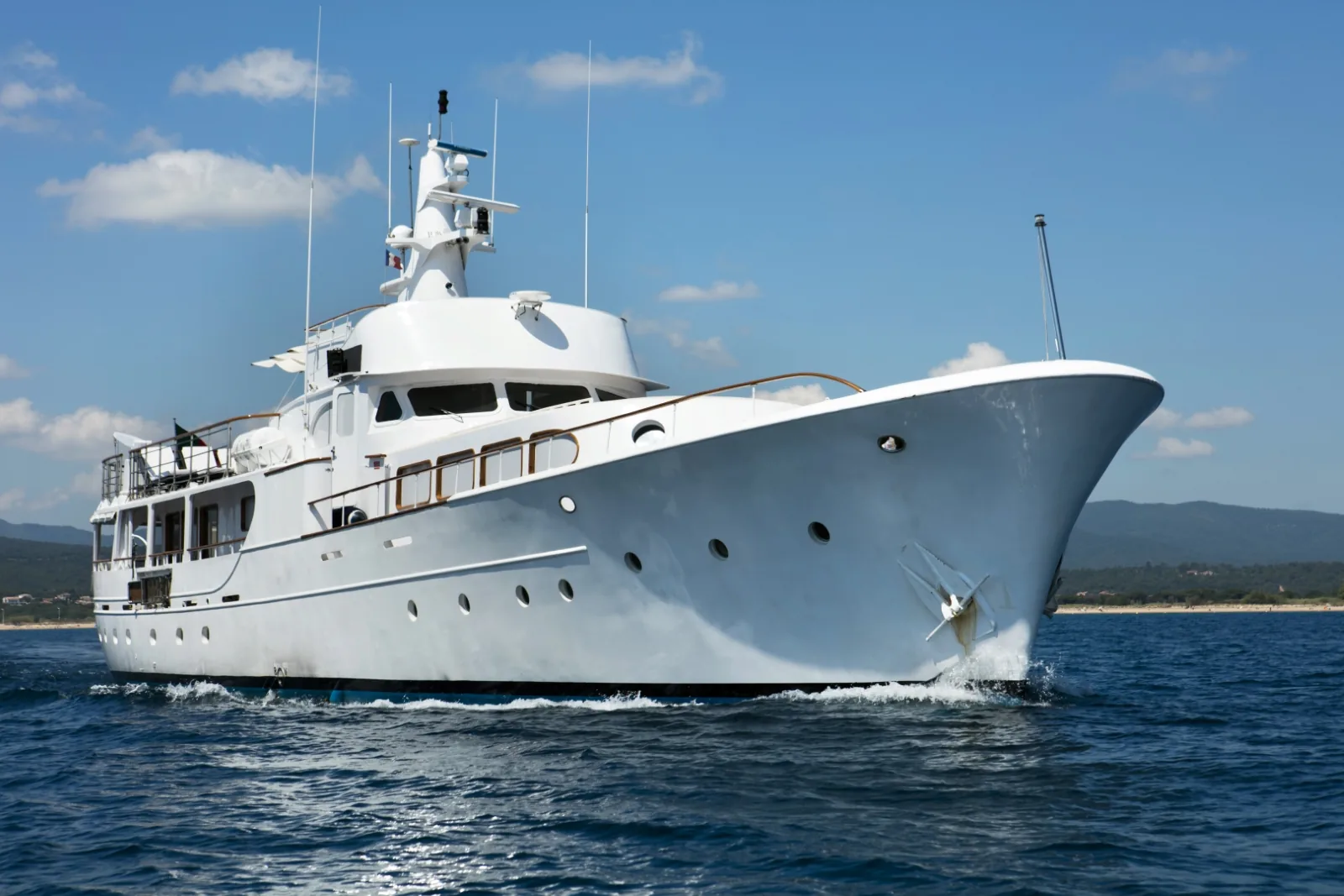 LADY JERSEY - photo 1 yacht charter Cannes