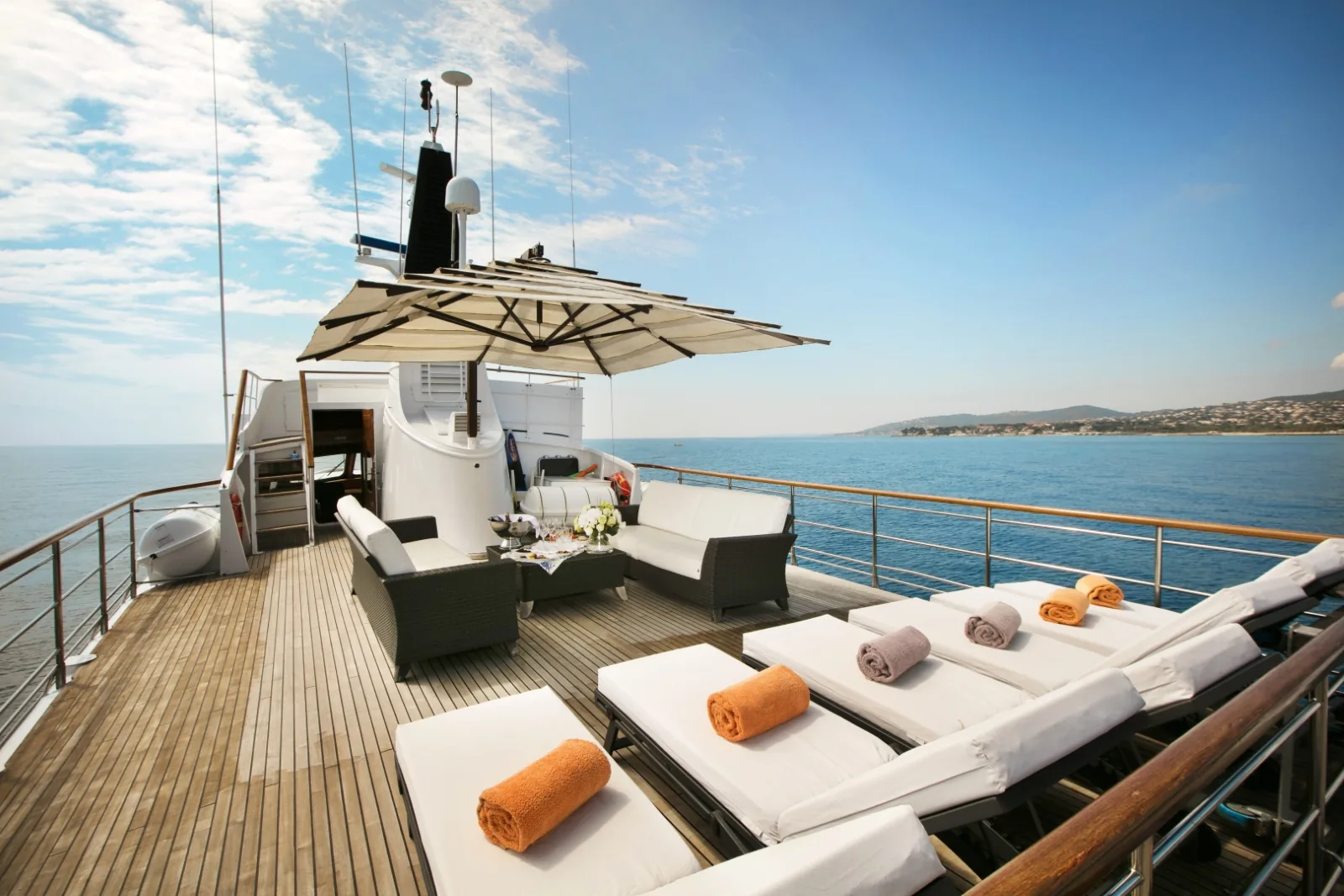 LADY JERSEY - photo 6 yacht charter Cannes