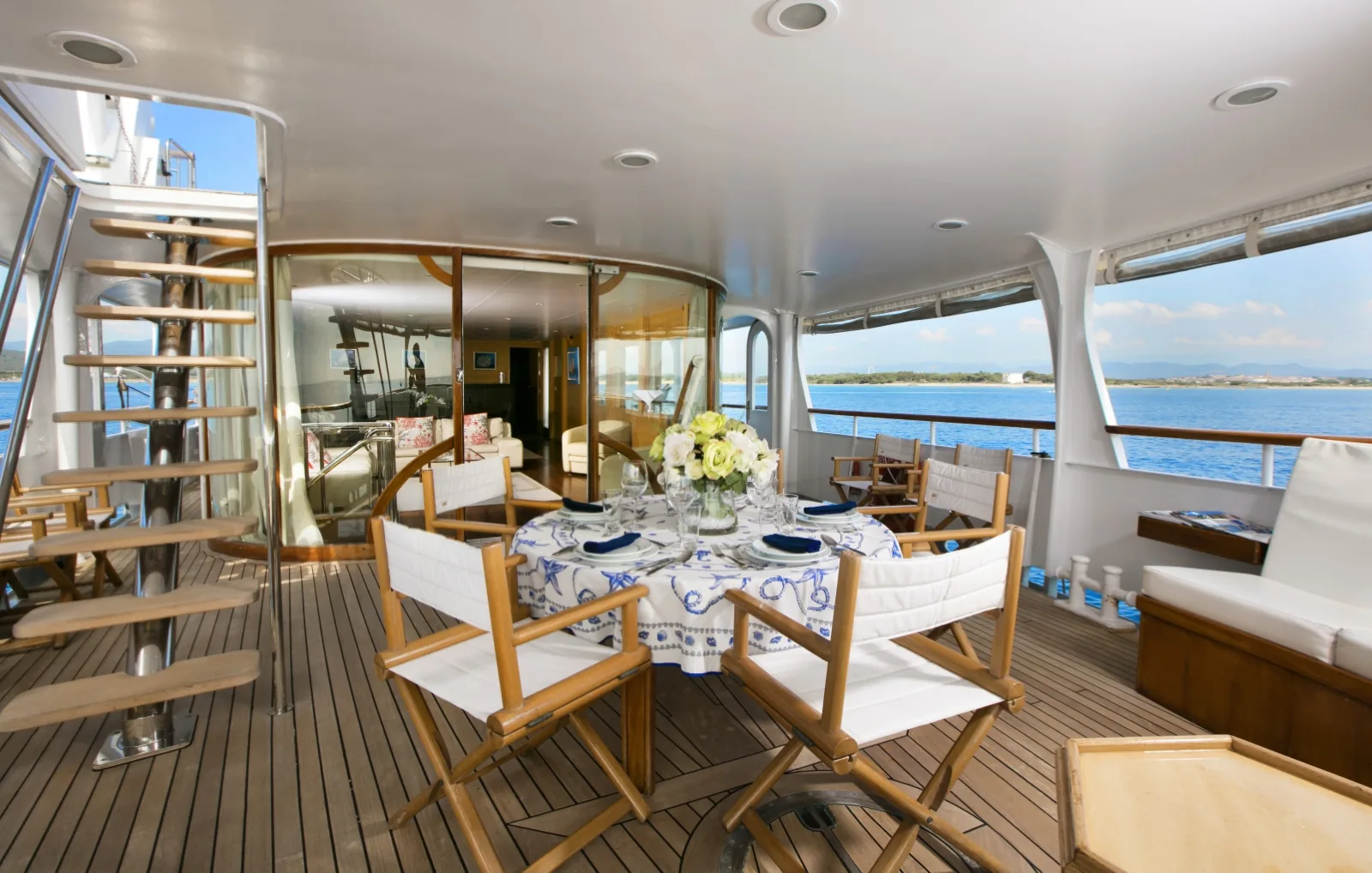 LADY JERSEY - photo 7 yacht charter Cannes