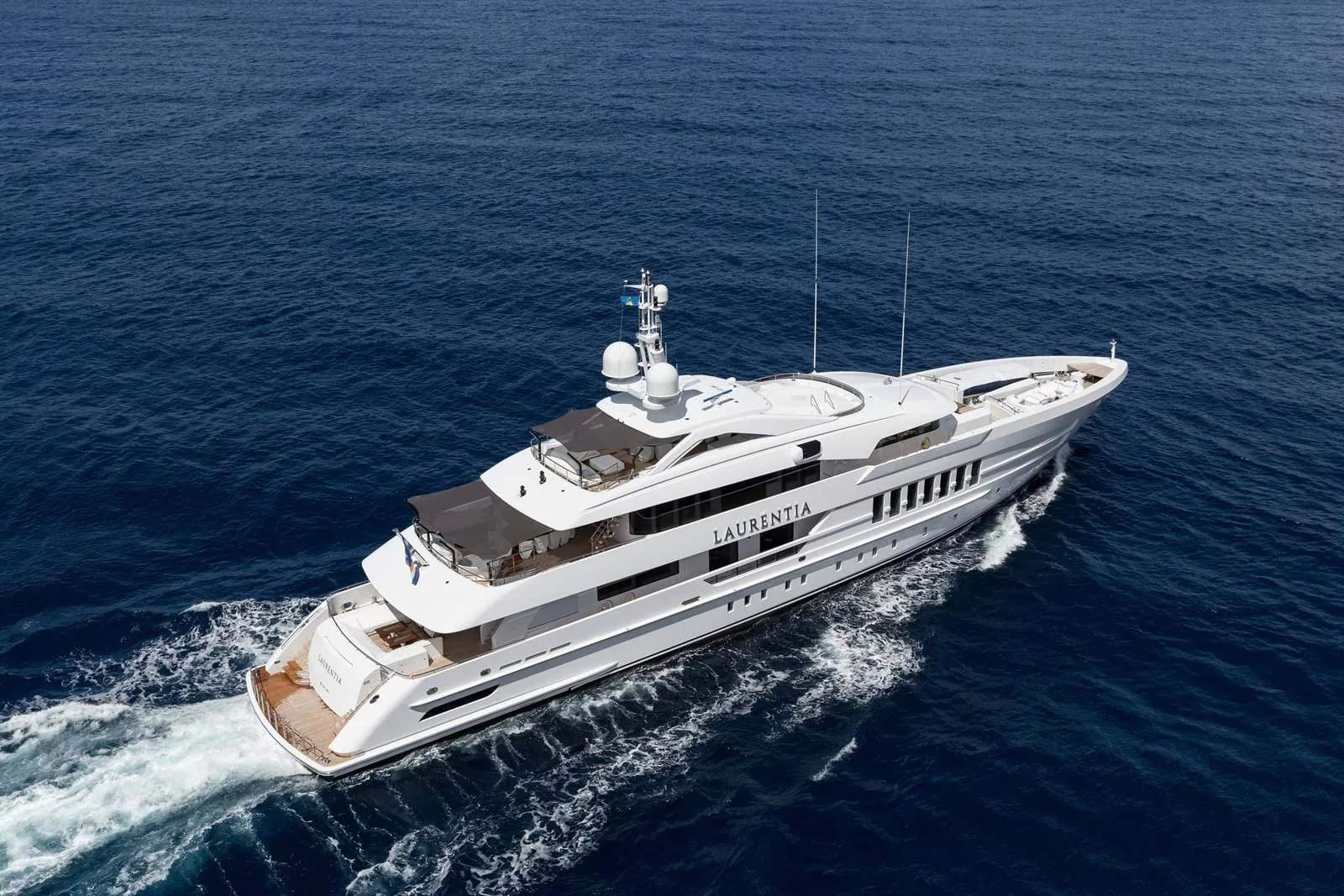 LAURENTIA - photo 7 yacht charter Cannes