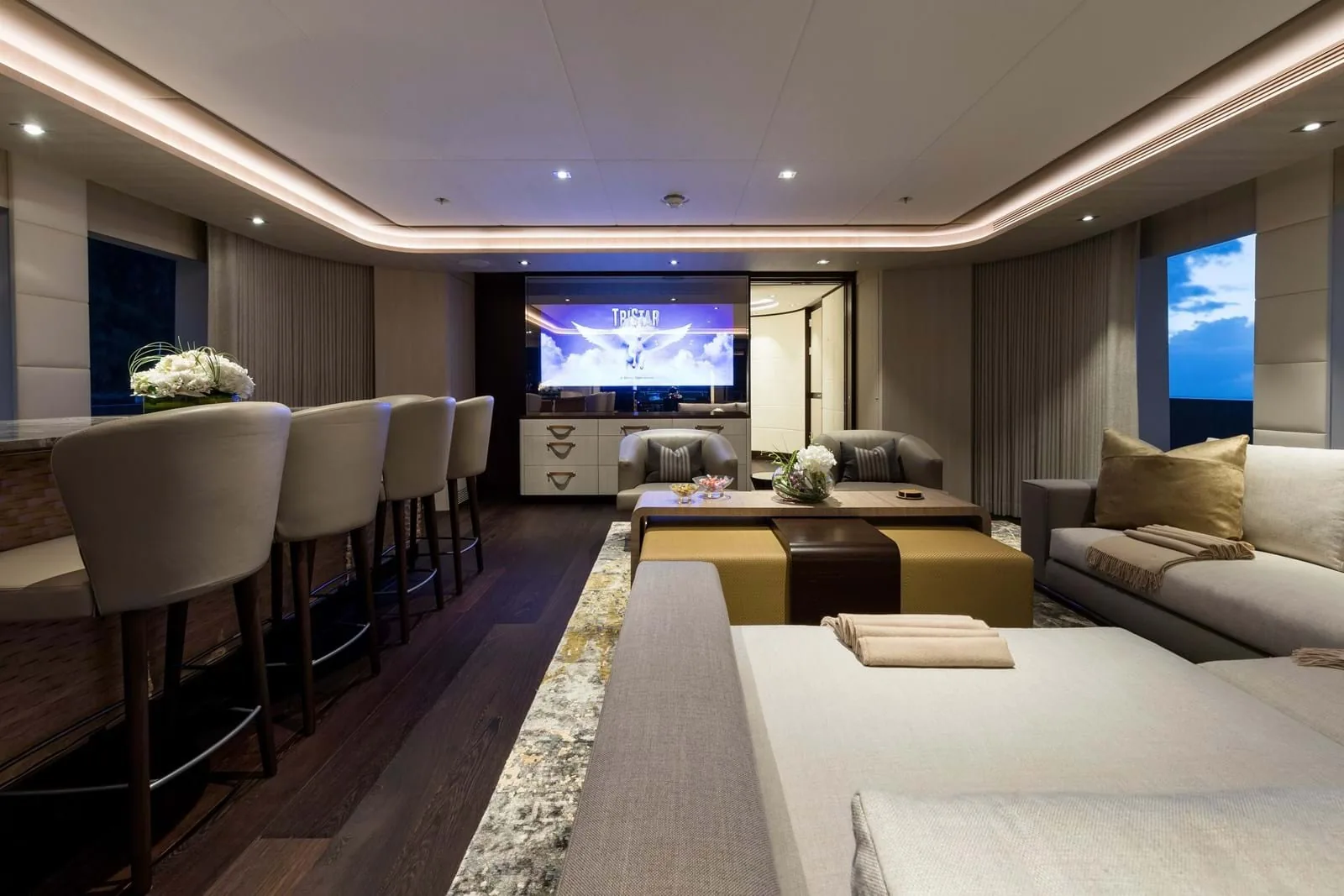 LAURENTIA - photo 23 yacht charter Cannes