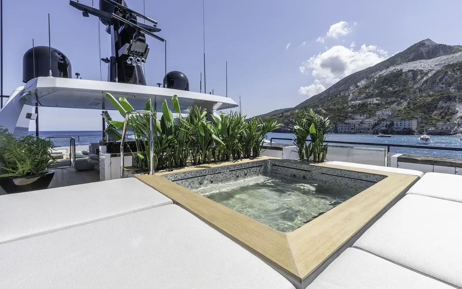 LEL - photo 7 yacht charter Cannes