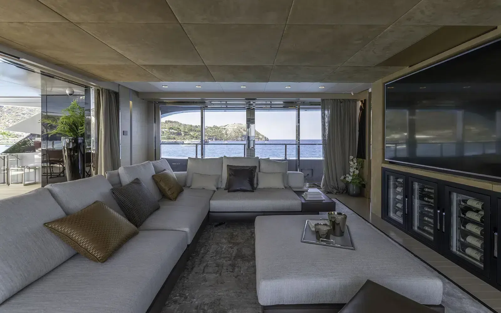 LEL - photo 13 yacht charter Cannes