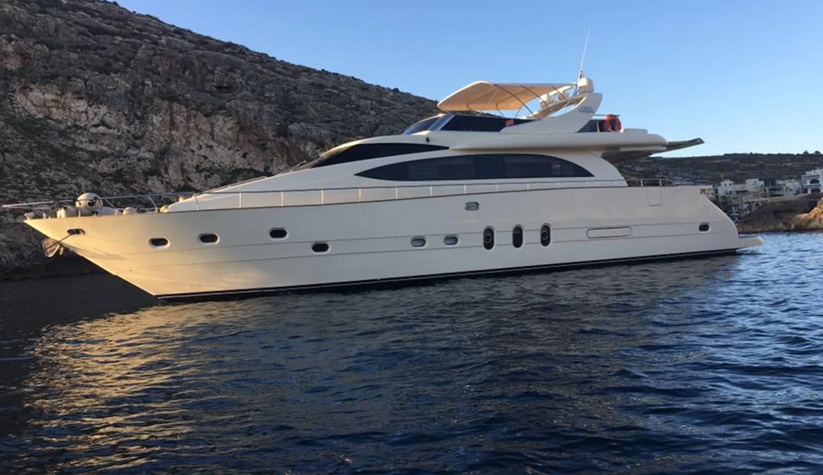 Leonard 74 - photo 1 yacht charter Cannes
