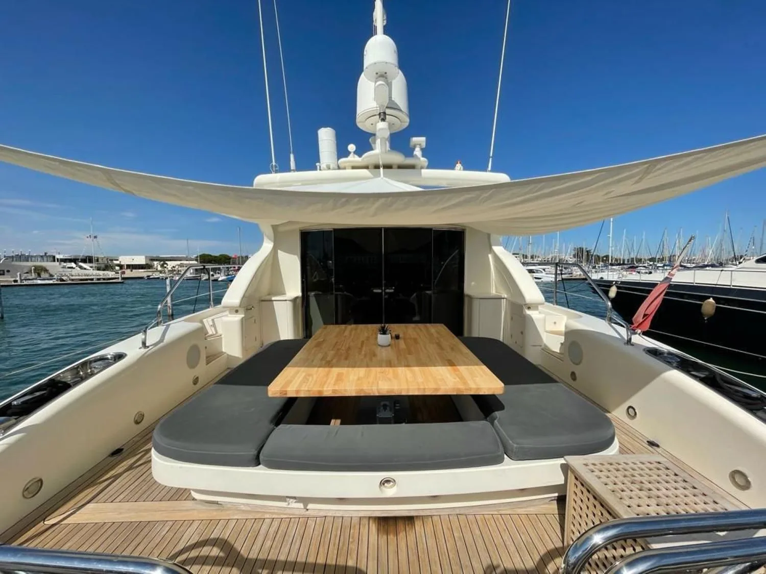 LEOPARD 24 - photo 8 yacht charter Cannes