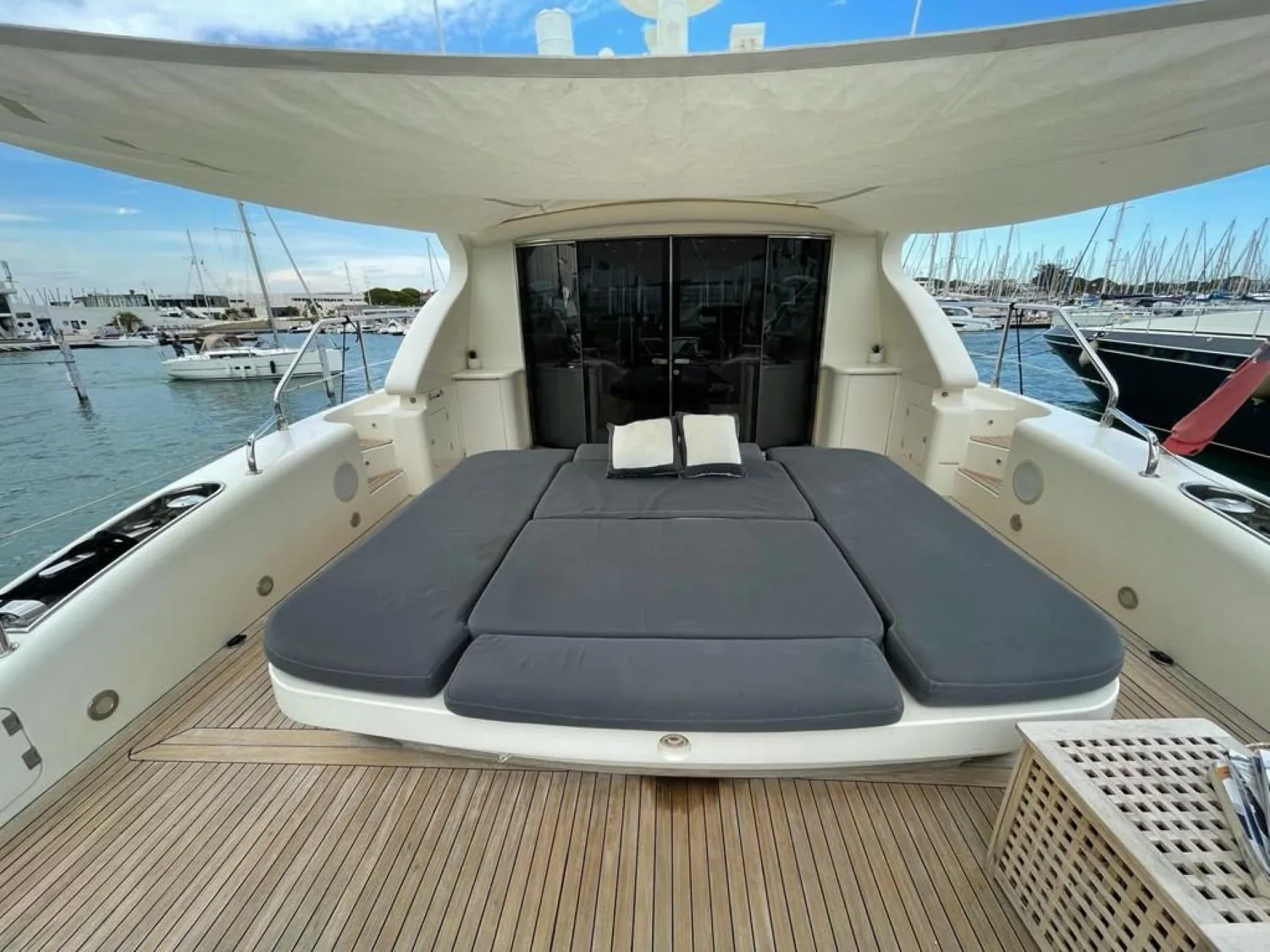 LEOPARD 24 - photo 9 yacht charter Cannes