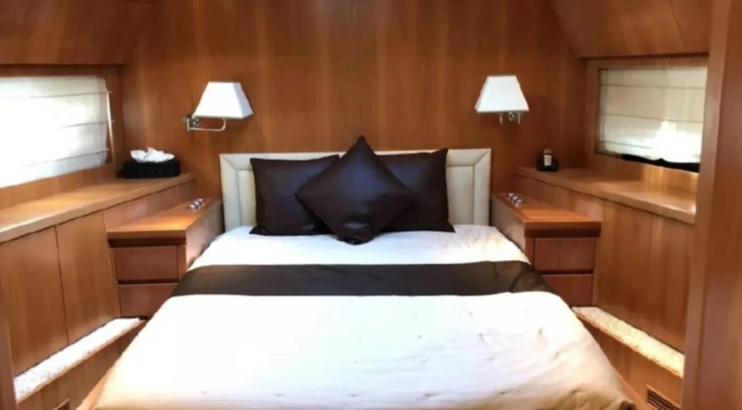 LEOPARD 24 - photo 15 yacht charter Cannes