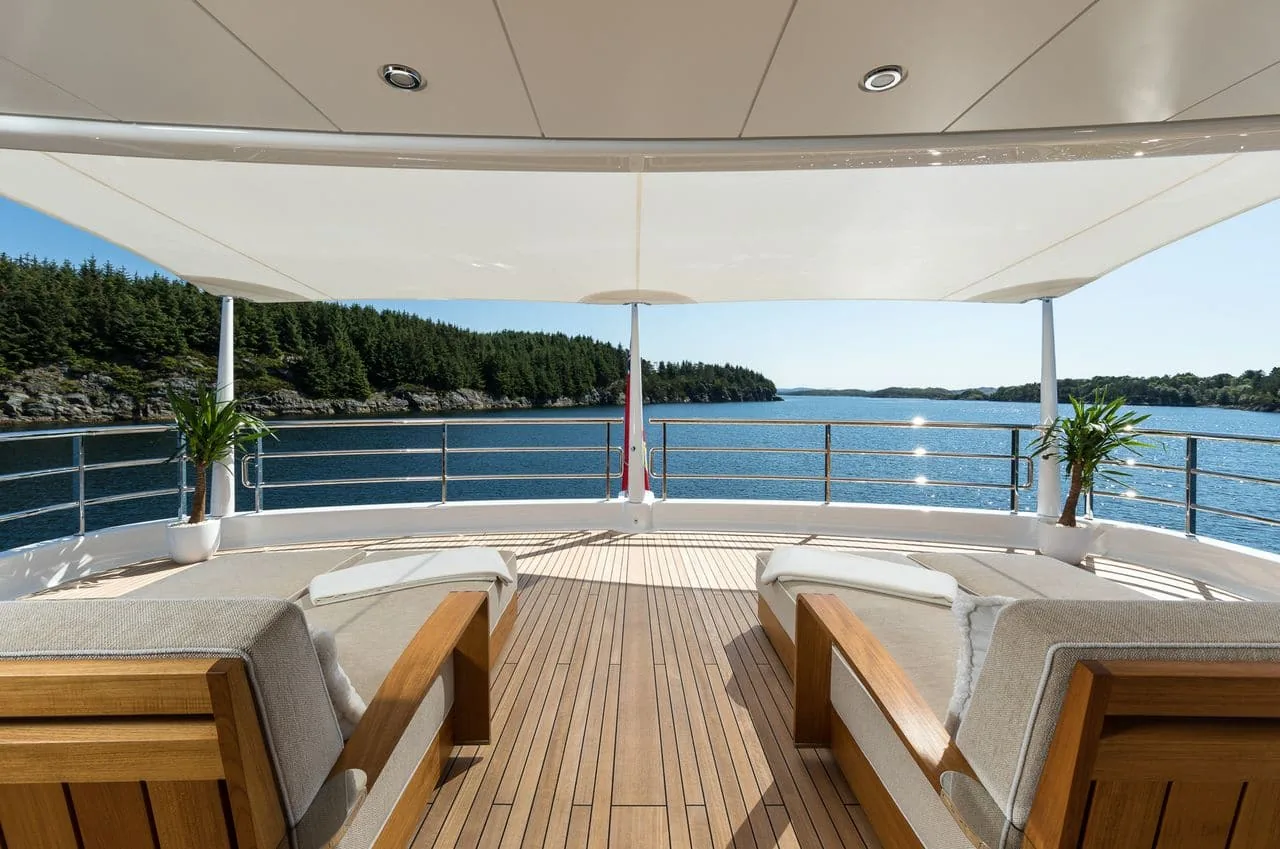 LILI - photo 10 yacht charter Cannes
