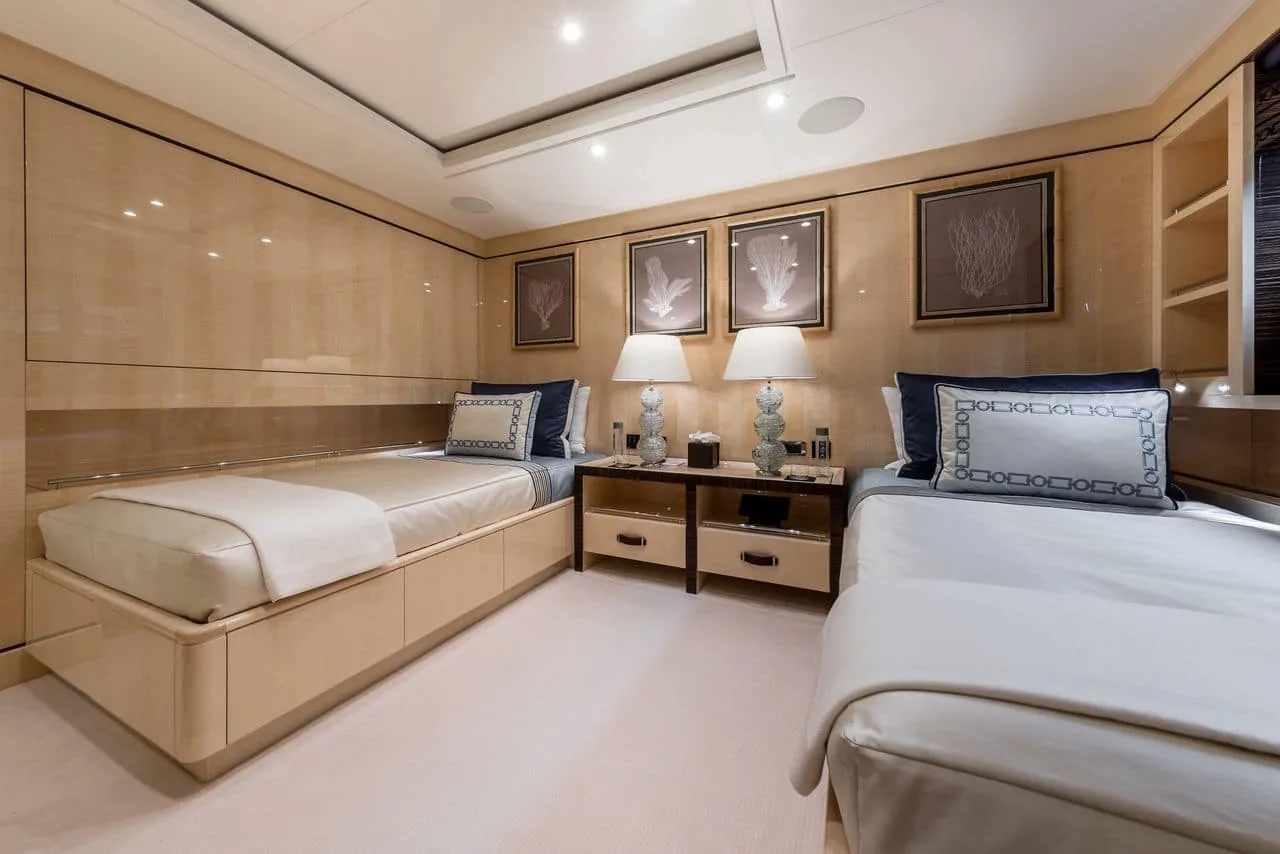 LILI - photo 21 yacht charter Cannes