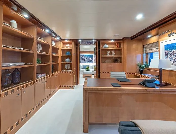 LIND - photo 4, LIND yacht charter