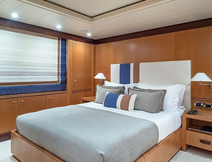 LIND - photo 6, LIND yacht charter