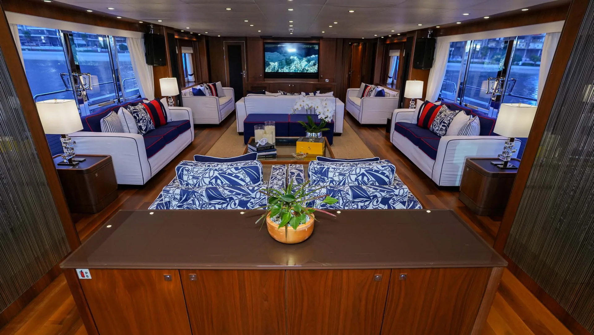 Lucien - photo 9 yacht charter Cannes