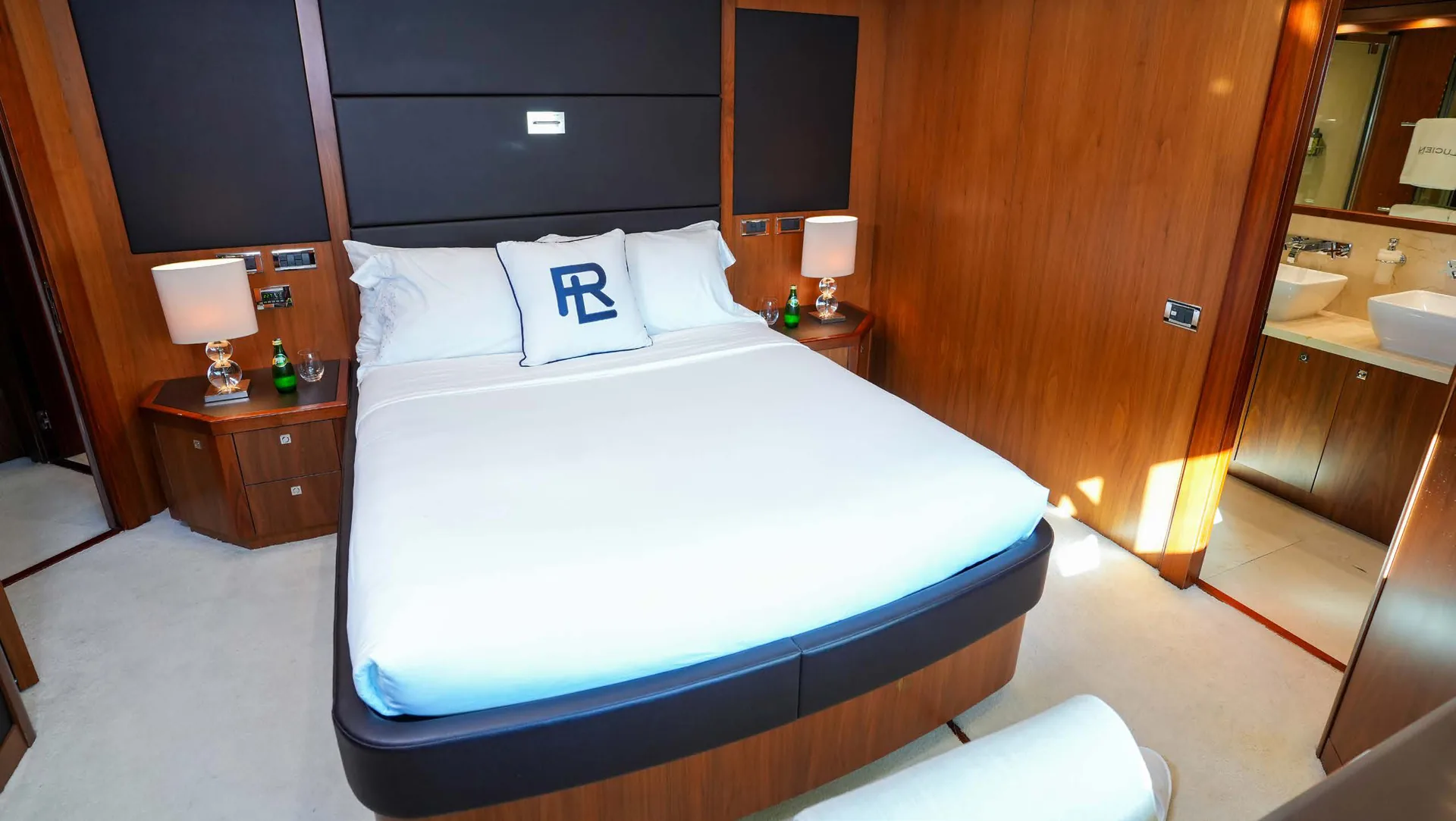 Lucien - photo 21 yacht charter Cannes