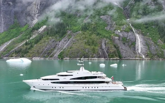 LUDZIE - superyacht for week charter