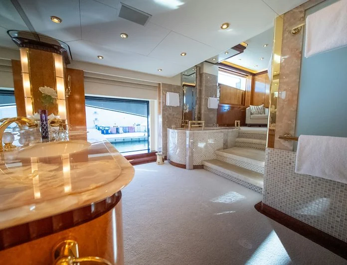 LUDZIE - photo 4, LUDZIE yacht charter