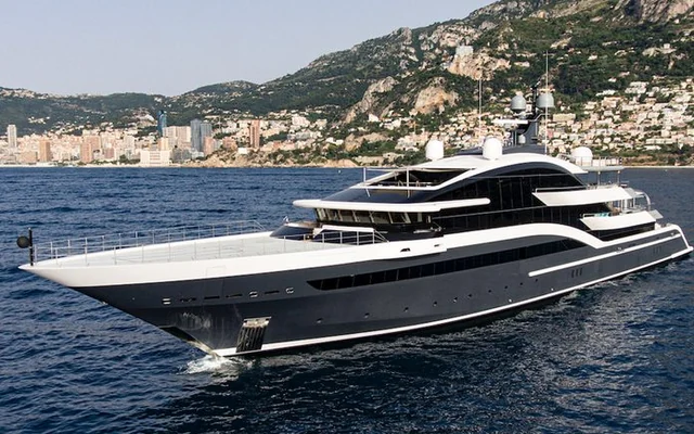 LUNA - superyacht for week charter