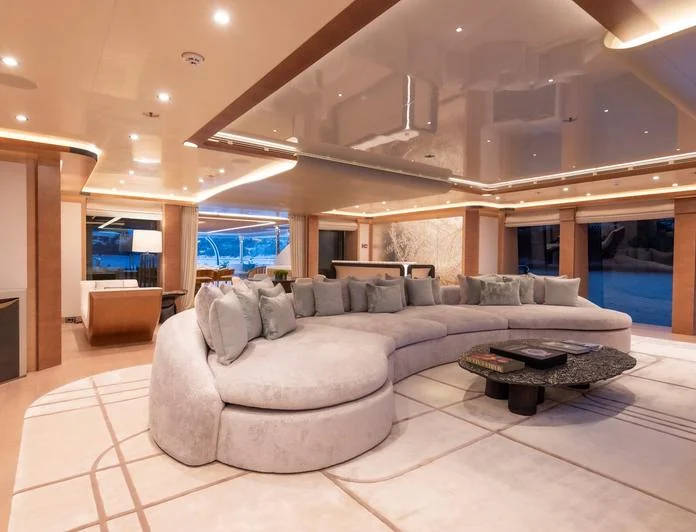 LUNA - photo 2, LUNA yacht charter
