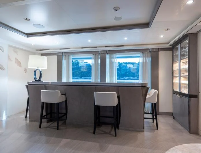LUNA - photo 5, LUNA yacht charter