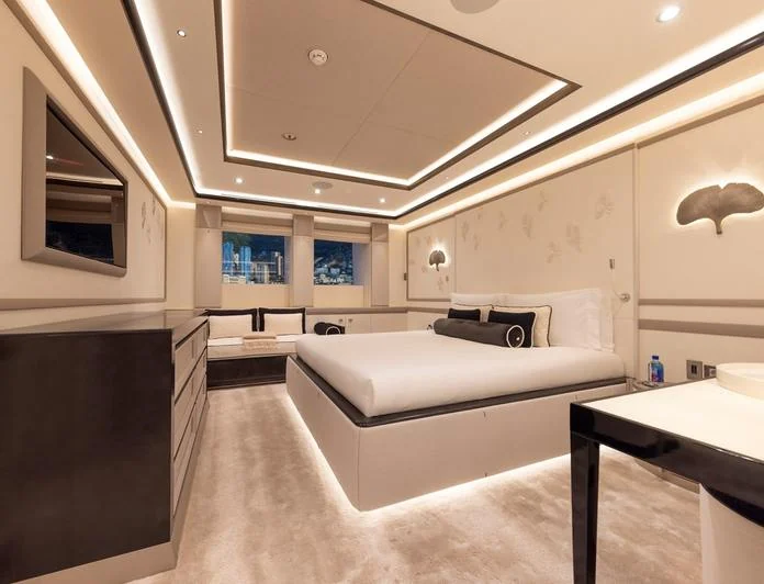 LUNA - photo 10, LUNA yacht charter