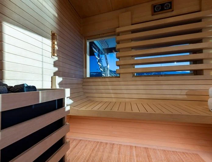 LUNA - photo 12, LUNA yacht charter