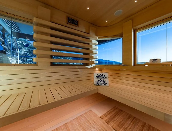 LUNA - photo 13, LUNA yacht charter