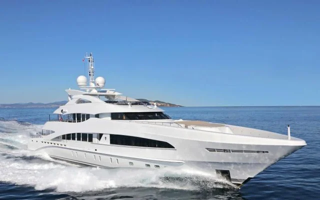 MADO - superyacht for week charter