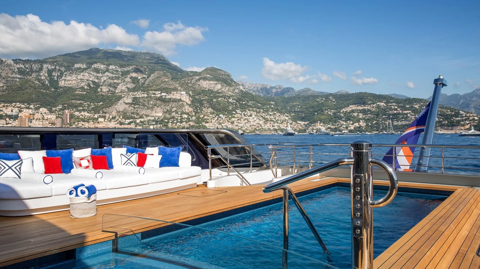 MADSUMMER - photo 7 yacht charter Cannes