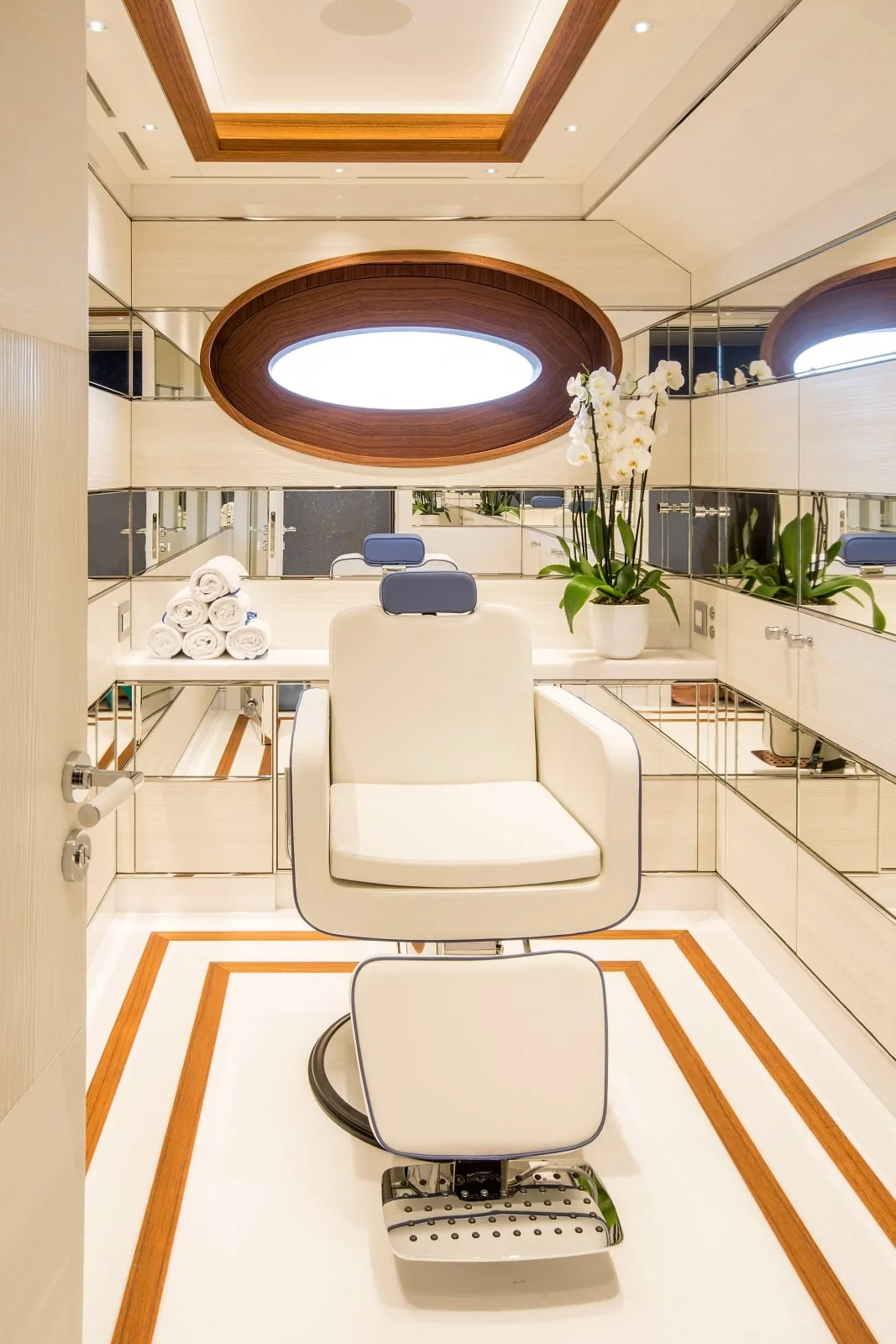 MADSUMMER - photo 42 yacht charter Cannes