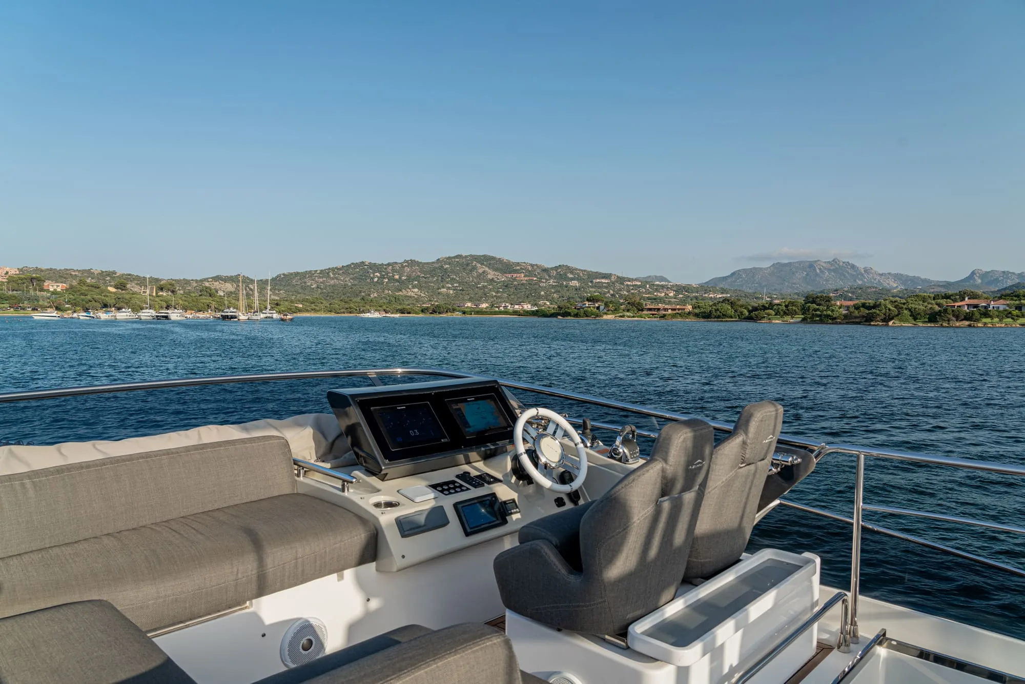 MANARA I - photo 8 yacht charter Cannes